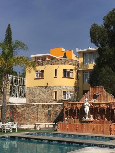 Belisana in Ixtapan de la Sal, Mexico