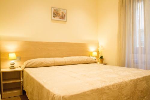 Hostal Excellence - image 10