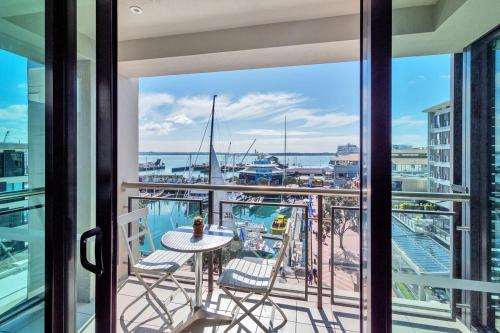 CHIC WATERFRONT LUXURY - The Best Location!