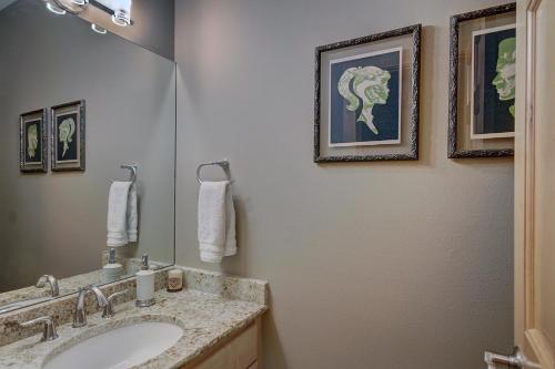 Tall Pines Lodge Townhouse - image 6