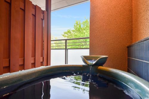 Standard Room with Tatami Floor and Open-Air Bath