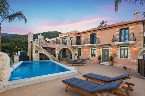 Villa Steve Kois,a dream retreat with private heated pool gîte à louer Vafés