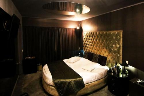 The Crystal Blue Hotel 5