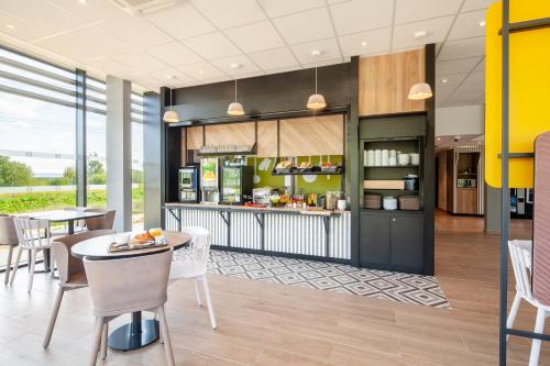 Cibo e bevande, B&B HOTEL Igny Palaiseau in Igny