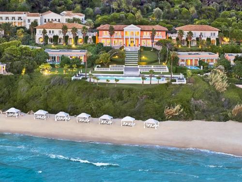 Mandola Rosa, A Resort to Live