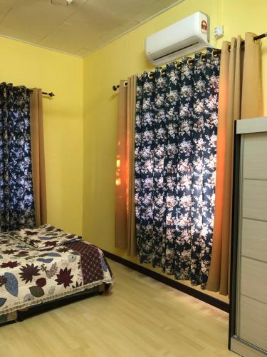 Villa Ungu Homestay in Kubang Kerian