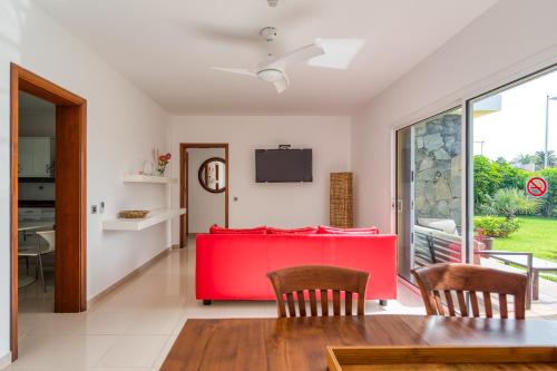 Two-Bedroom Bungalow image 9
