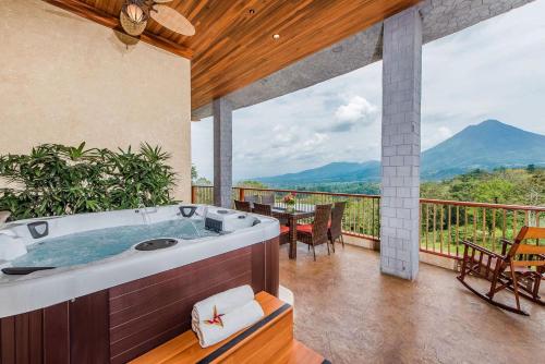 Rõdu/terrass, The Springs Resort & Spa at Arenal in La Fortuna