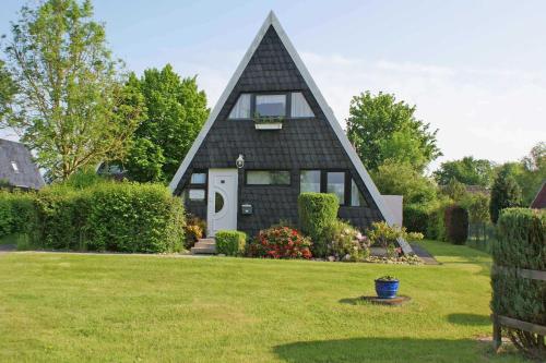 Zeltdachhaus - strandnah - extra TV im Schlafzimmer in Damp, Deutschland
