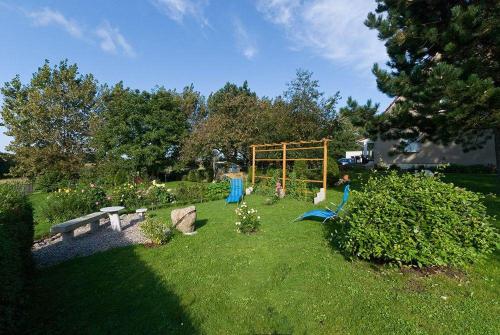 Sehr-guenstiger-Bungalow-fuer-3-Personen-auf-Ruegen - image 2