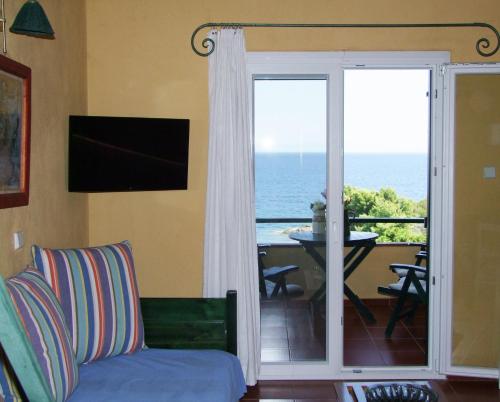 2 bedrooms, 4 beds