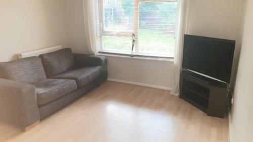 2 Bed House Sleeps 6 Short Taxi To Leeds City Centre