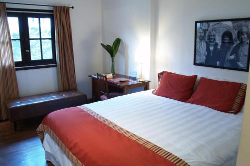 1 queen bed