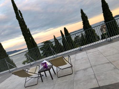 Residence Villa Alba - Apartment - Gardone Riviera