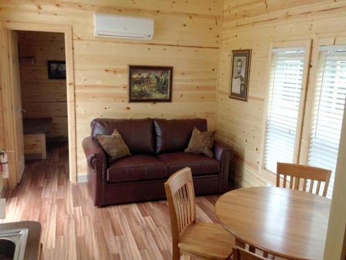 Round Top Loft Cottage 2 - image 2
