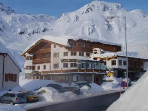 Gasthof Valluga in St. Christoph am Arlberg, Österreich