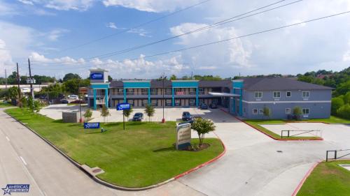 Americas Best Value Inn Houston Willowbrook - image 9