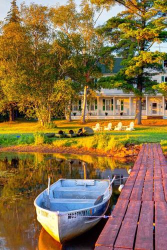 Historic Birch Lodge and Motel