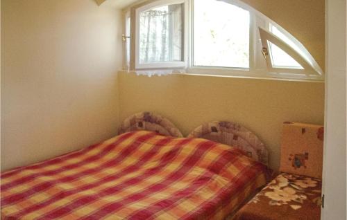 Stunning apartment in Siófok w/ Outdoor swimming pool, WiFi and 2 Bedrooms in Siófok