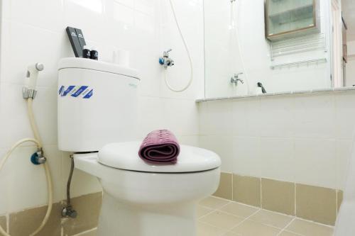 City View 2BR Apartment Bassura City near Shopping Mall By Travelio