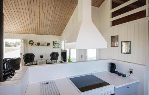 Cocina, Amazing Home In Lkken With 4 Bedrooms, Sauna And Wifi in Lokken