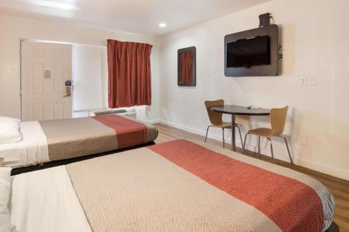 Motel 6-Fort Worth, TX - Seminary in Fort Worth, USA