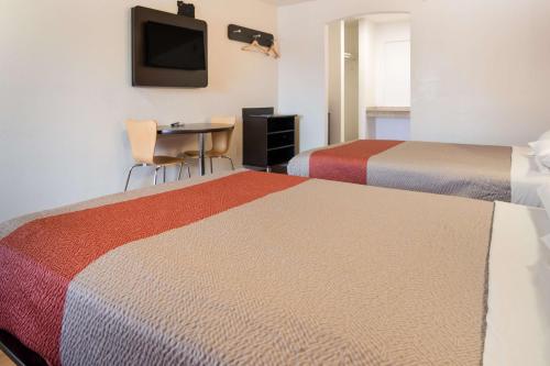 Motel 6-Fort Worth, TX - Seminary in Fort Worth, USA