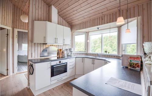 Kitchen, Holiday Home Hvidmosevej Ebeltoft Iv in Femmoller