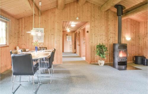  Beautiful Home In Oksbl With 3 Bedrooms, Sauna And Wifi in Oksbøl