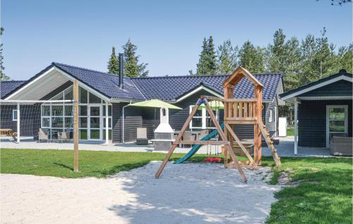 外觀, Five-Bedroom Holiday Home In Blavand in 維伊厄斯海灘