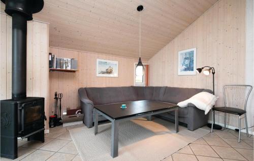  Lovely Home In Løkken With Kitchen in Løkken