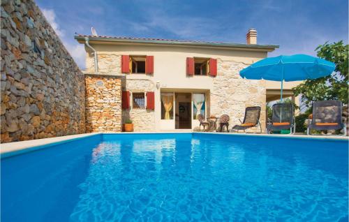 Nice Home In Krk With Outdoor Swimming Pool - Location saisonnière - Garica