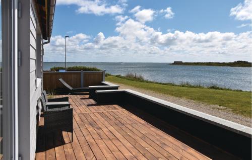  Three-Bedroom Holiday Home In Ulfborg in Thorsminde