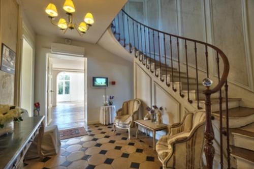 Château de Bel Ebat (Chateau de Bel Ebat) in Вільжуст