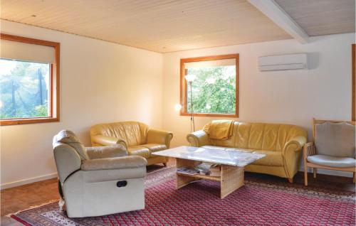  Four-Bedroom Holiday Home In Grasted in Græsted