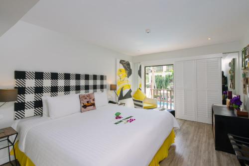 room detail thumbnail 0