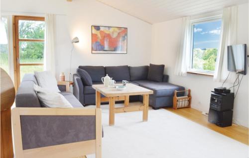  Amazing Home In Ølsted With Kitchen in Ølsted