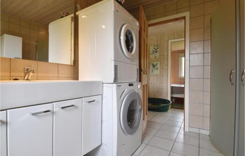 Bany, Beautiful Home In Vemb With Wifi in Vemb