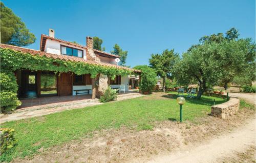  Stunning home in Olbia w/ 4 Bedrooms, Pension in Olbia