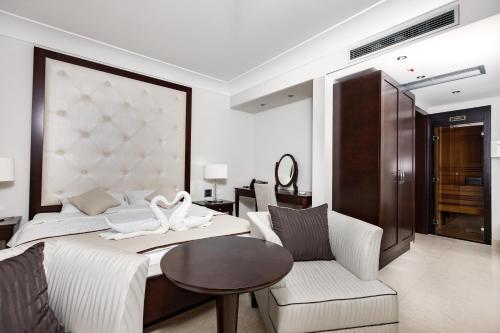 GARNI HOTEL AMI - image 4