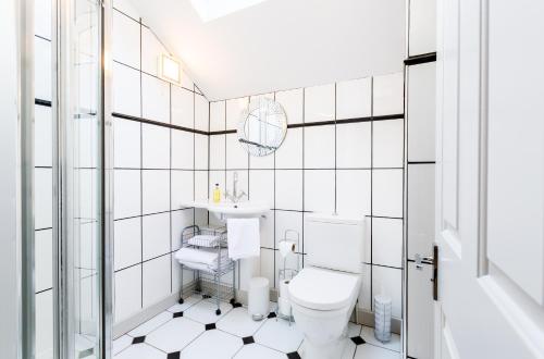 Luxury Apartments - 10 Royal Parade - image 4