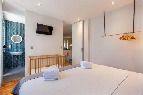 Five-Bedroom Premium Apartment image 9