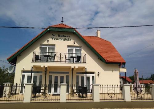 St. Hubert Vendégház (St. Hubert Vendeghaz) in Hortobágy