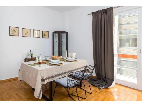  Cozy Apartment In the center of Athens ATH111D in Athen