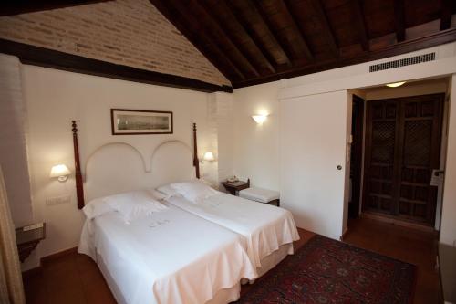 Double or twin room, superior, with views