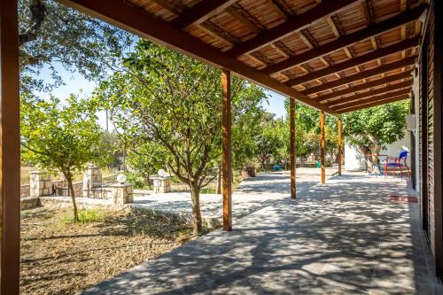 شرفة/ تراس, Aggerikos Relax House in Chamouzas