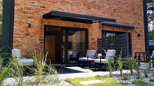 Вхід, Enklava in Дебкі