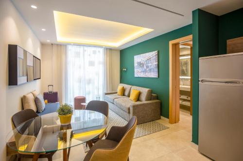 2 bedrooms, 4 beds