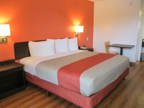 Motel 6-Memphis TN - Downtown - image 3