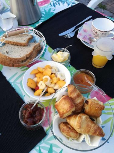 طعام و مشروبات, B and B Comme chez soi in دينانت